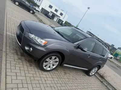 Gebraucht Mitsubishi Outlander Intense 177 PS (130 kW) 2012 Grau SUV