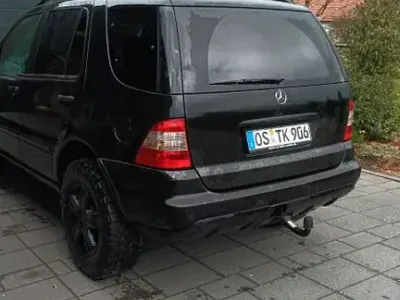 Usata Mercedes ML270 163 CV (119 kW) 2004 Nero SUV