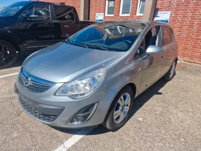 Usata Opel Corsa 87 CV (63 kW) 2012 Argento Utilitaria