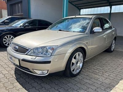 Gebraucht Ford Mondeo Ghia 145 PS (106 kW) 2003 Gold Limousine