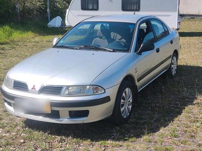 Usata Mitsubishi Carisma 125 CV (91 kW) 1999 Argento Berlina