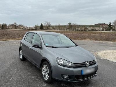 Gebraucht VW Golf VI 105 PS (77 kW) 2011 Grau Kleinwagen
