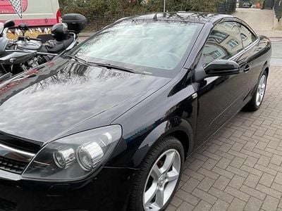 Begagnad Opel Astra Cabriolet 77 HK (56 kW) 2006 Svart Cab