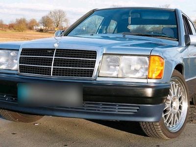 Usata Mercedes 190 122 CV (89 kW) 1991 Blu Berlina