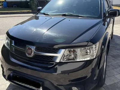 Gebraucht Fiat Freemont Urban 140 PS (102 kW) 2012 Schwarz SUV