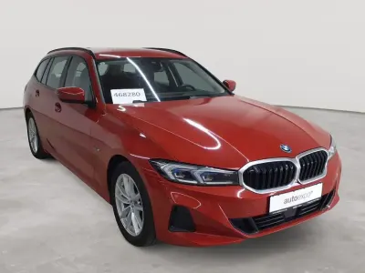 Gebraucht BMW 320e Comfort Edition 204 PS (150 kW) 2022 Melbourne rot metallic Kombi