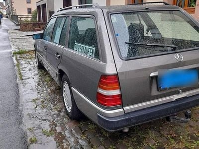 Grau Gebraucht 1990 Mercedes E300 Kombi | 13.500 €