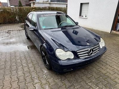 Gebraucht Mercedes C200 Classic 122 PS (89 kW) 2002 Blau Limousine