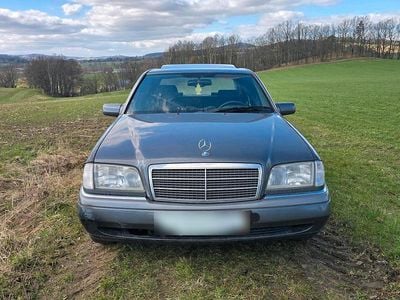 Gebraucht Mercedes C220 Elegance 150 PS (110 kW) 1995 Silber Limousine