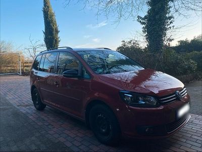 Gebraucht VW Touran 140 PS (102 kW) 2012 Rot Van / Kleinbus