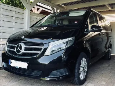Gebraucht Mercedes V250 Avantgarde Edition 190 PS (139 kW) 2015 Schwarz Van / Kleinbus