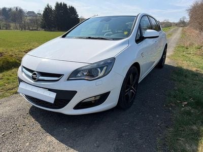 Gebraucht Opel Astra Energy 136 PS (100 kW) 2014 Weiß Limousine