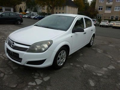 Gebraucht Opel Astra Selection 90 PS (66 kW) 2009 Weiß Limousine