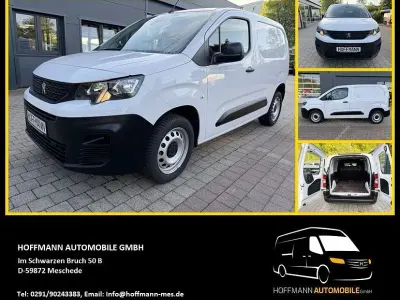 Gebraucht Peugeot Partner Premium 102 PS (75 kW) 2023 Weiß Van / Kleinbus