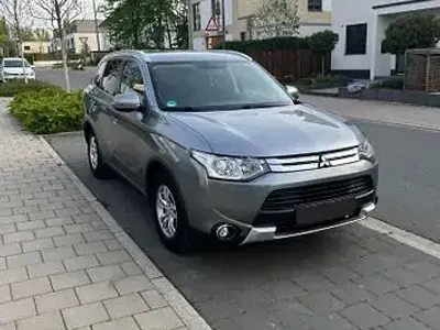 Begagnad Mitsubishi Outlander Top 150 HK (110 kW) 2014 Grå SUV