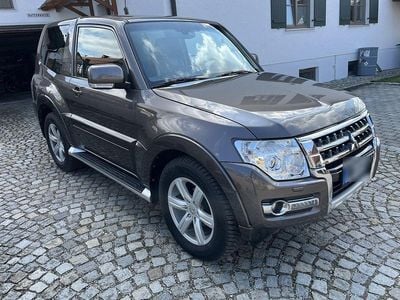 Usata Mitsubishi Pajero Plus 190 CV (139 kW) 2016 Marrone SUV