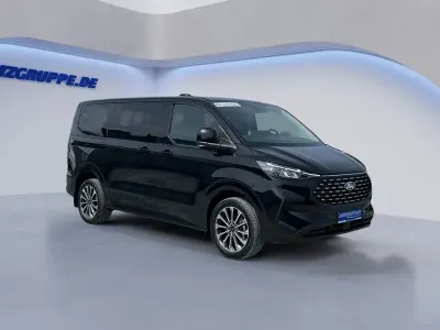 Neu Ford Tourneo Titanium X 170 PS (125 kW) 2026 Magnetic Van / Kleinbus