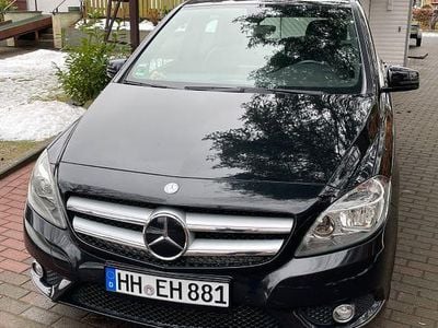 Gebraucht Mercedes B180 109 PS (80 kW) 2013 Schwarz Van / Kleinbus