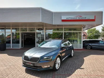 Gebraucht Skoda Superb Ambiente 190 PS (139 kW) 2017 Grau Limousine