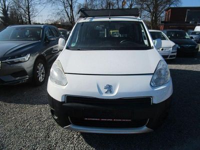 Gebraucht Peugeot Partner Tepee Active 92 PS (67 kW) 2012 Weiß Van / Kleinbus
