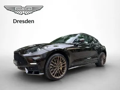Neu Aston Martin DBX 727 PS (534 kW) 2026 Q  marron black SUV