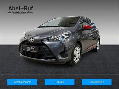 Grau Gebraucht 2019 Toyota Yaris Comfort Limousine | 10.879 € (Fairer Preis)