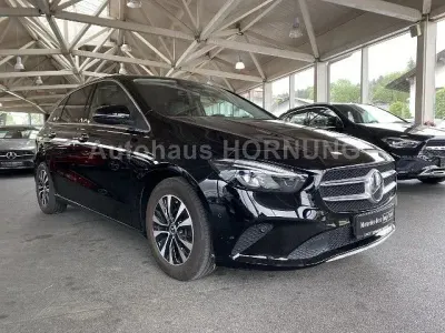 Gebraucht Mercedes B180 Progressive 136 PS (100 kW) 2022 Schwarz Kleinwagen