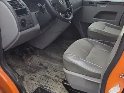 Usata VW Caravelle 131 CV (96 kW) 2008 Arancione Furgone