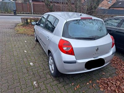 Gebraucht Renault Clio II Authentique 75 PS (55 kW) 2006 Silber Limousine