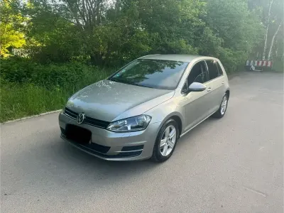 Second-hand VW Golf VII Comfortline 105 CP (77 kW) 2013 Gri Berlinǎ
