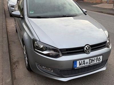 Usado VW Polo 69 HP (50 kW) 2010 Cinzento Citadino