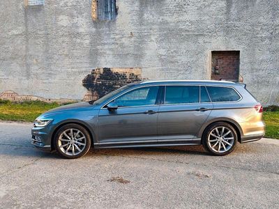 Second-hand VW Passat R-line 239 CP (175 kW) 2017 Gri Break