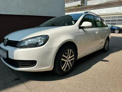 Gebraucht VW Golf VI 105 PS (77 kW) 2011 Weiß Kleinwagen