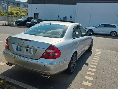 Gebraucht Mercedes E240 Classic 177 PS (130 kW) 2003 Silber Limousine