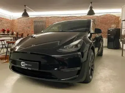 Käytetty Tesla Model Y Performance 392 kW (534 HP) 2022 Musta Katumaasturi