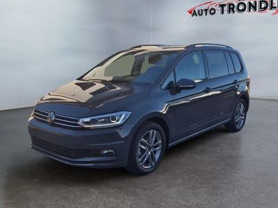Neu VW Touran Comfortline 150 PS (110 kW) 2026 Grau Van / Kleinbus