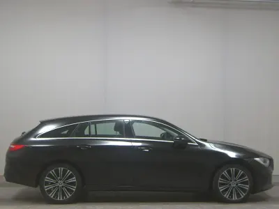 Second-hand Mercedes CLA200 Shooting Brake Progressive 150 CP (110 kW) 2022 Negru Break