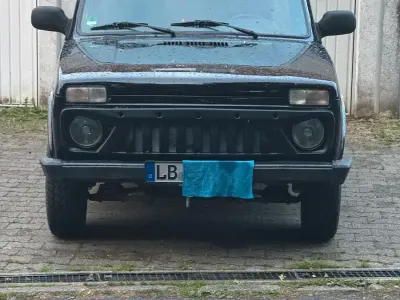 Gebraucht Lada Taiga 83 PS (61 kW) 2017 Schwarz SUV