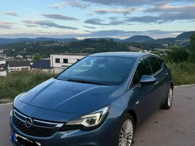Gebraucht Opel Astra Innovation 136 PS (100 kW) 2015 Blau Limousine