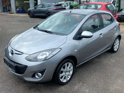Gebraucht Mazda 2 Edition 75 PS (55 kW) 2012 Plutossilber metallic Kleinwagen