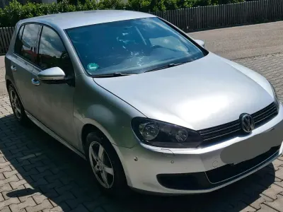 Gebraucht VW Golf VI 105 PS (77 kW) 2010 Silber Kleinwagen