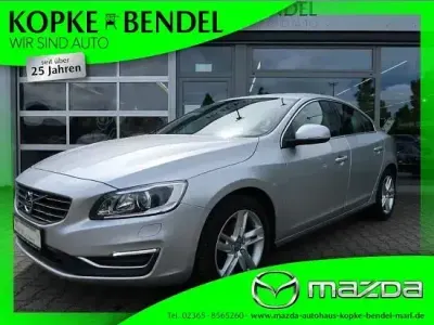 Gebraucht Volvo S60 Momentum 152 PS (111 kW) 2017 Bright silver metallic Limousine