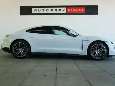 Gebraucht Porsche Taycan 300 kW (408 PS) 2022 Weiß Limousine