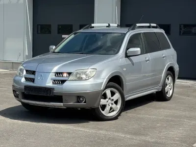 Begagnad Mitsubishi Outlander Intense 160 HK (117 kW) 2006 Silver SUV