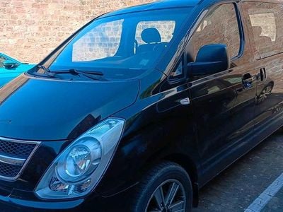 Second-hand Hyundai H-1 170 CP (125 kW) 2009 Negru Monovolum
