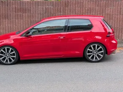 Gebraucht VW Golf VII Highline 140 PS (102 kW) 2013 Rot Limousine