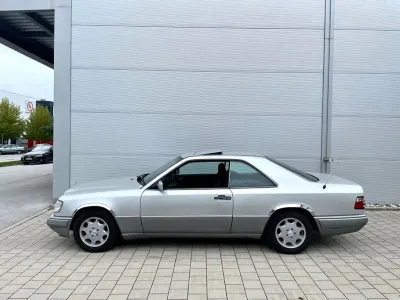 Gebraucht Mercedes E220 150 PS (110 kW) 1993 Silber Coupé