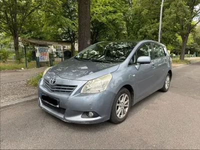 Gebraucht Toyota Verso Edition 126 PS (92 kW) 2010 Blau Van / Kleinbus