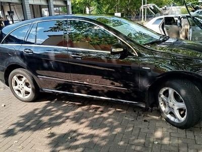 Mercedes R300