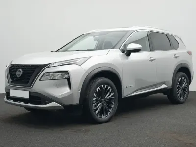 Gebraucht Nissan X-Trail Tekna 204 PS (150 kW) 2025 New silver (m) black SUV